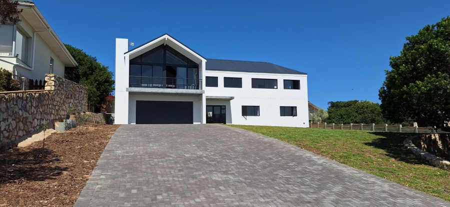 4 Bedroom Property for Sale in Stilbaai Wes Western Cape